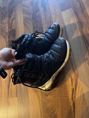 The North Face Black Fleece-Lined Women's Boot